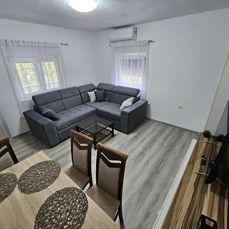 Relax Apartman Gornji Karin